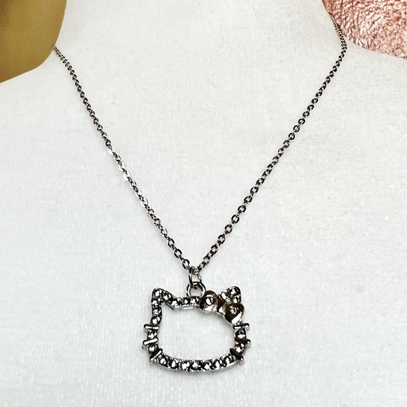 Hello Kitty Necklace - Picture 3 of 3